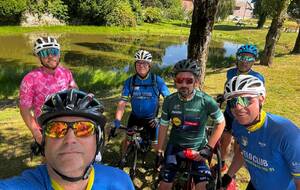 Le VCG à la Limourienne.
Fabrice et son fils, Alain H, Eddy, Yann, Sébastien, manque Alain C. sur la photo